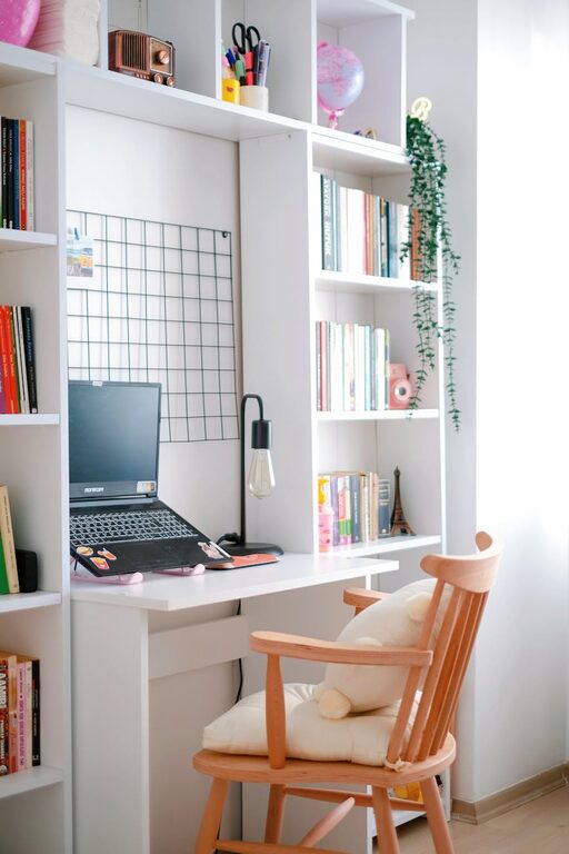 Tipy, ako si vytvoriť útulný a funkčný domáci pracovný kútik